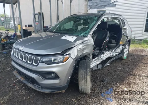 2022 Jeep Compass Latitude Fwd z USA, uszkodzony, nr VIN 3C4NJCBB0NT140157